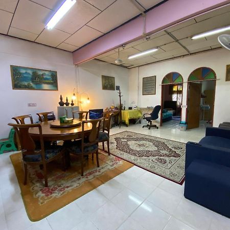 Aryaty Stay Pantai Batu Buruk Kuala Terengganu Dış mekan fotoğraf